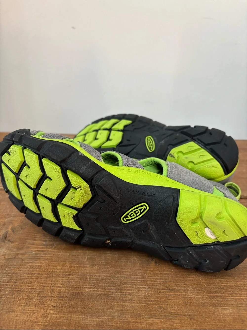 Keen breathable gray